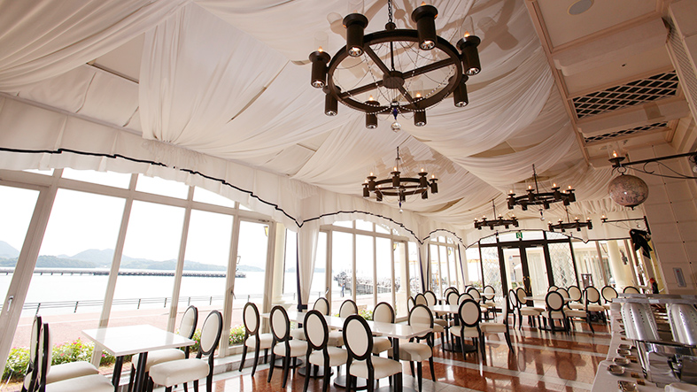 CASUAL DINING TEA CLIPPER