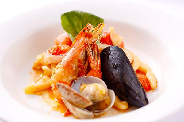 甲殻類のトマト煮込 ストロッサプレティ