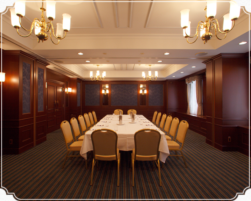 重厚感あふれる内装で、オフィスミーティングやパーティーを。