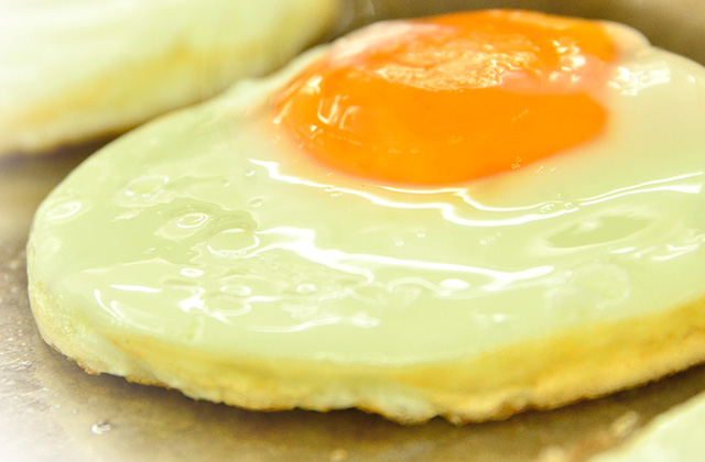 栄養たっぷりの太陽卵の目玉焼き